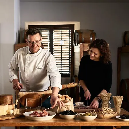 Maxi Sonce, Odprte Vasi Сasa de vacaciones *