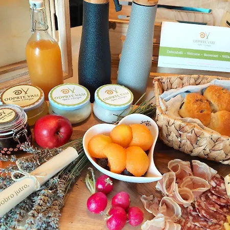 Maxi Sonce, Odprte Vasi *