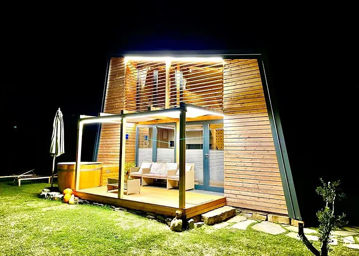 Maxi Sonce, Odprte Vasi Vakantiehuis